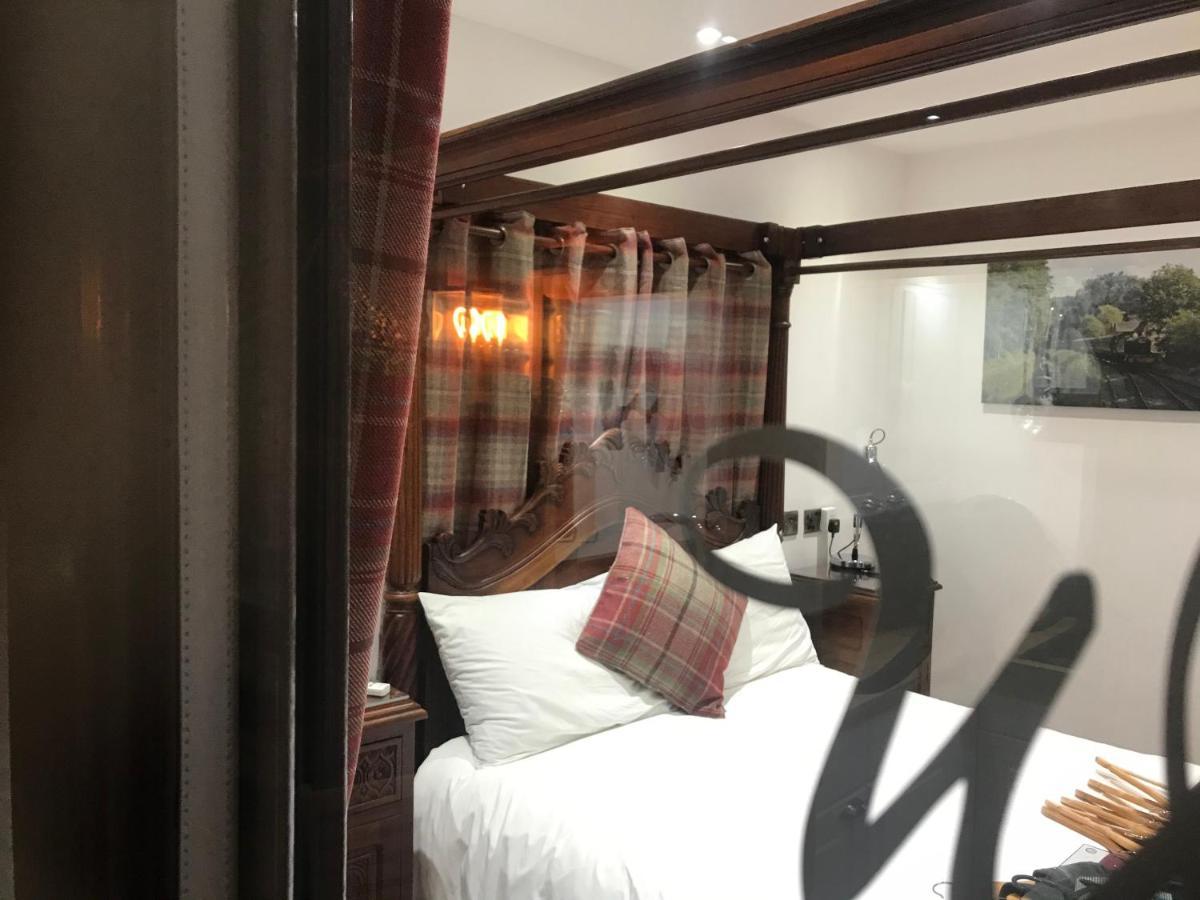 Hot Tub Hide Away Near Alton Towers Staffordshire Hotel Cheddleton Buitenkant foto