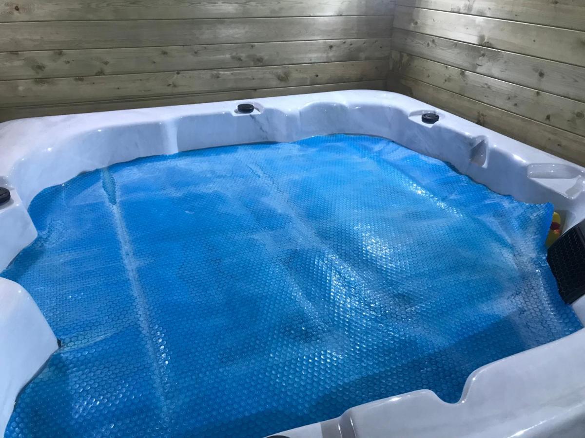Hot Tub Hide Away Near Alton Towers Staffordshire Hotel Cheddleton Buitenkant foto