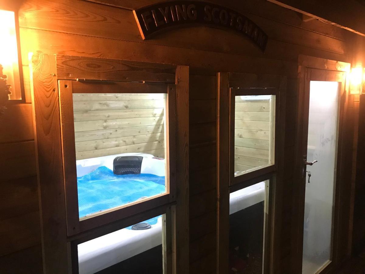 Hot Tub Hide Away Near Alton Towers Staffordshire Hotel Cheddleton Buitenkant foto