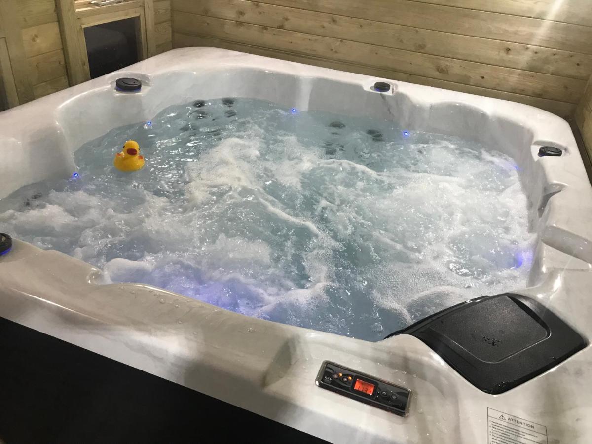 Hot Tub Hide Away Near Alton Towers Staffordshire Hotel Cheddleton Buitenkant foto