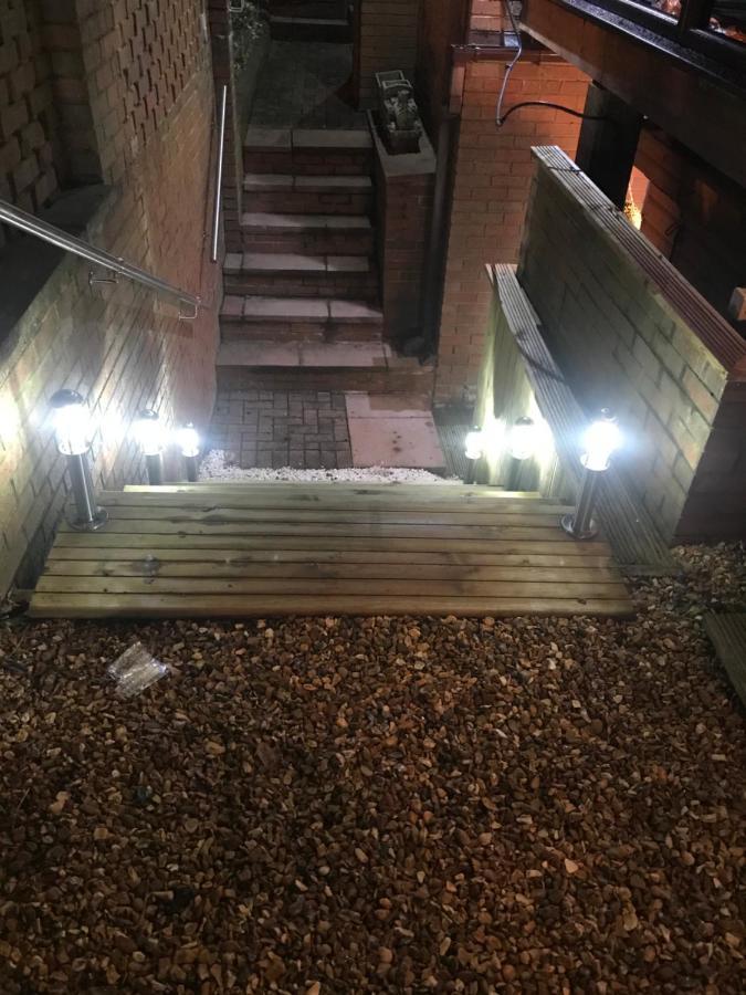 Hot Tub Hide Away Near Alton Towers Staffordshire Hotel Cheddleton Buitenkant foto